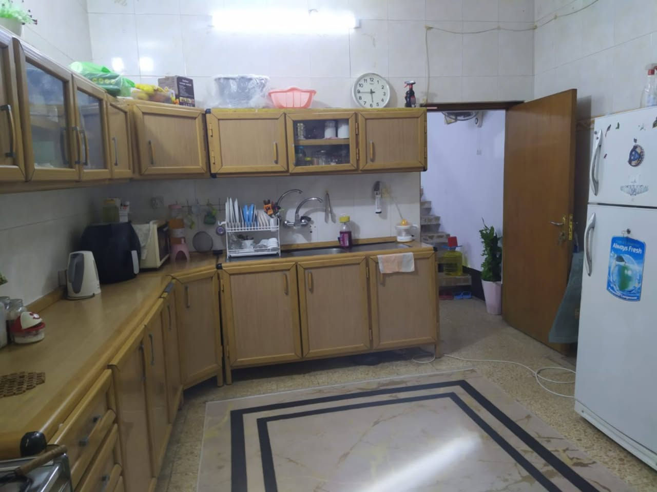 السلام عليكم بيت للبيع المساحه 125متر بناء نظيف جدا مسلح
الموقع  الملحق سوق الحبوبي القديم قرب مستشفى الكفيل البيت على ساحه
الاستفسار الاتصال على الرقم ***********

