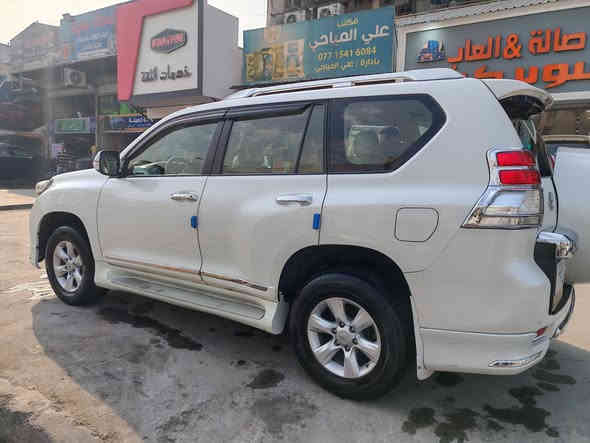 السلام عليكم .
من رخصة الآدمن . برادو 2012 فئه TXL محرك 4000cc فول مواصفات جلد فتحه بالسقف دبل تانكي الرقم الجديد الانكليزي السيارة محدثه لغرض الجماليه فقط .كل موادهه الاصليه عندي وعندي صورهه قبل التحديث سيارة نظيفه جدا ومكفوله عدا صبغ في باب الجنطه يم اطار الاسبير كد كف اليد وكذلك شخط بسيط في الجاملغ الامامي اليمين . محرك وكير وكهربائيه على البلاد  وحداديه خير من الله تبريد 3 قطع وبعد مواصفات البرادو معروفه . ماشيه 195200 الف قابل للزياده . سعرها 27500 وبيهه مجال  السياره في بغداد وبأسمي وتحويل ثاني يوم للاستفسار ***********
