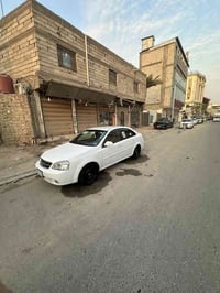 سلام وعليكم اوبترا 2011 بيها رشات صبق فقط مكانت اسعر 73رقم الهاتف07736...