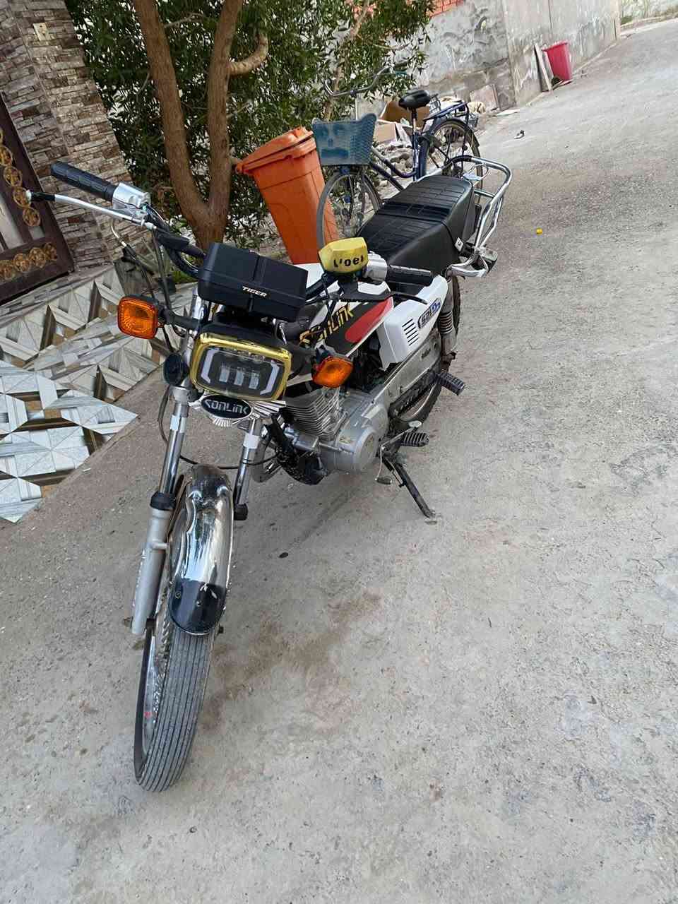 سلام عليكم دراجة تايكر للبيع موديل 21 اوراق كاملة الدراجة كاملة مكملة مكاني بعقوبة خرنابات الشراي يتصل ***********
