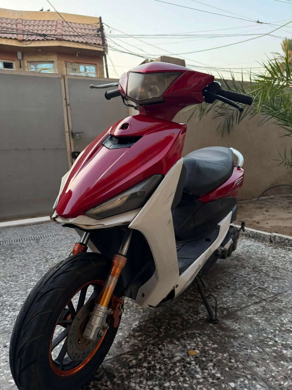 سلام عليكم 
ماكس fs 
120 km 
ويل رياضي 
دبلات رياضي 
قايش جديد
دهن جديد 
تنضيف كابريتر 

سعره 250 الف قفل 
مكاني بغداد جديده /نعيريه 
***********
