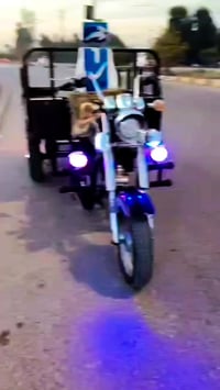 توكتوك • ثلاث عجلات