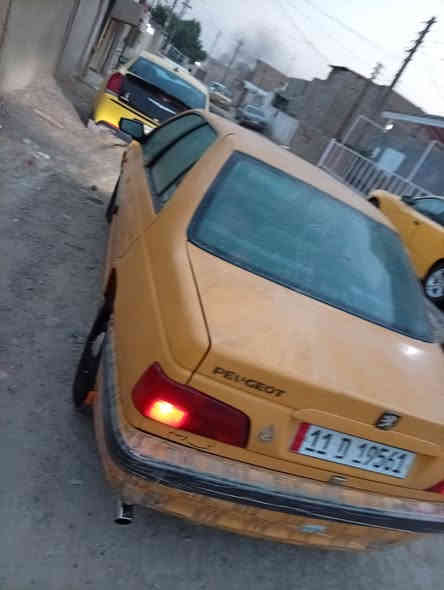 سلام عليكم بيجو بارص مديل 2010 السياره جديده ما عوزهه برغي كير  ومكينه جدد قبل سبوع شادهن كفاله عامه
بيهه دحجه بصيطه بل باب الخلفيه باقي التفاصيل خاص او الاتصال *********** السعر  38 او بيهه مجال
