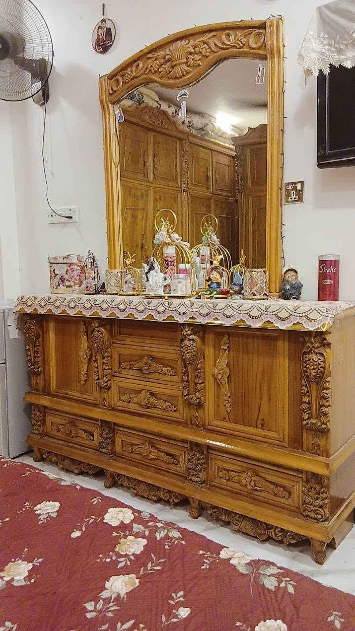 سلام عليكم غرفة نوم للبيع العنوان بغداد الدورة شارع الزيتون الرقم ***********
