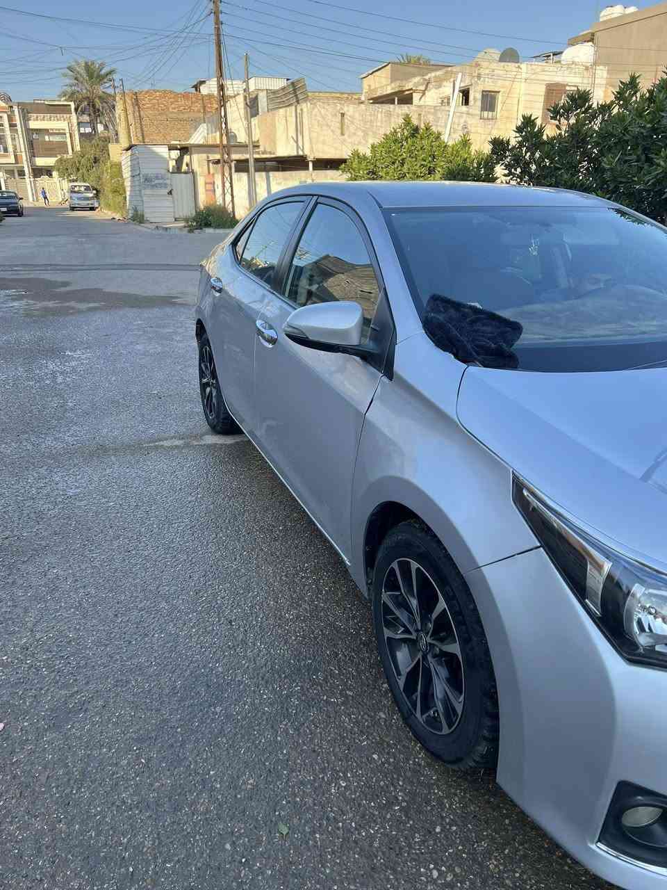 السلام عليكم كورله 15 خليجي مواصفات عاديه مكينه 1800 مضمون كير مكينه تخم تاير جديد صدر امامي جديد تبريد ثلج 
حادثها من الامام  مو قوي بس هاي المصورها فديو يم الدبه مال الزراك  كلشي موضحلك بل فديو السونر بل منشور  المكان بغداد حي العامل السعر 117   ***********
