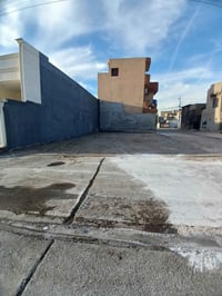 قطعة للبيع  ١٠٠ طابو متر ركن ١٠×١٠ عنوان حريه خلف دائرة كهرباء فرع عري...