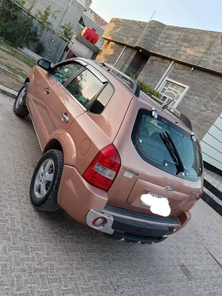 توسان 2007 امريكيه محزمهااثر جراد  تخم تاير صدر امامي خلفي رقم انبار باسمي محرك 2000  المرغوب السيارة متصرف عليها اي شيء  السعر 100 وبيها مجال، العنوان الخالدية، بيع مستعجل ***********
