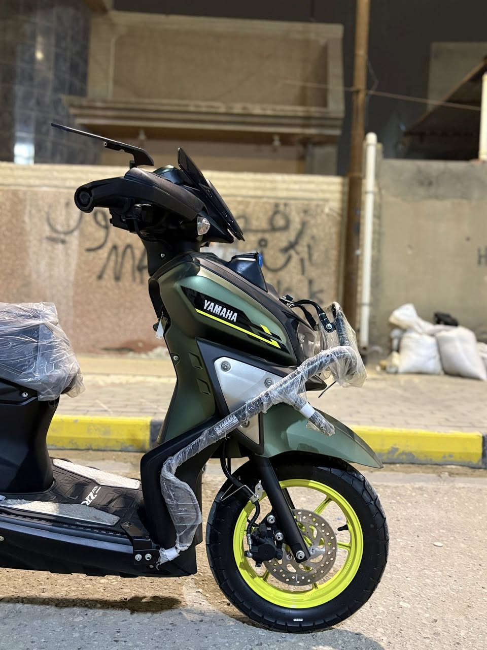 السلام عليكم 
دراجه ZR 24 كفاله عامه 
ماشيه 30kg 
درع بلادي يوماها
مرايات شبح
هوائيات بلادي
مربوطه برنامج Y-conect مال شركه 
السعر خاص 
*********** للاتصال
*********** واتساب
