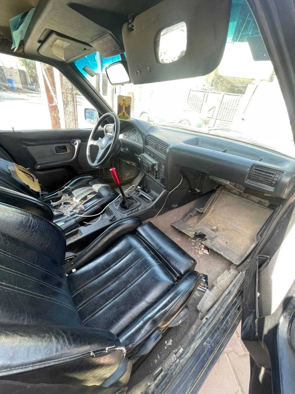 السلام عليكم
زعره موديل ١٩٩١ لون رمادي رصاصي مكينه ٢٥ مسكر مكينه وكير خير من الله كشنات
كشناات M  داخلها شويه يرادله ترتيب 
كير زت اف  اكسل مفتوح ١٢٣ جرويل ويل تو سايز تخم تاير جديد ضفيره سيمنز سستم صوت بيها عنوان بغداد
مبايل،***********
