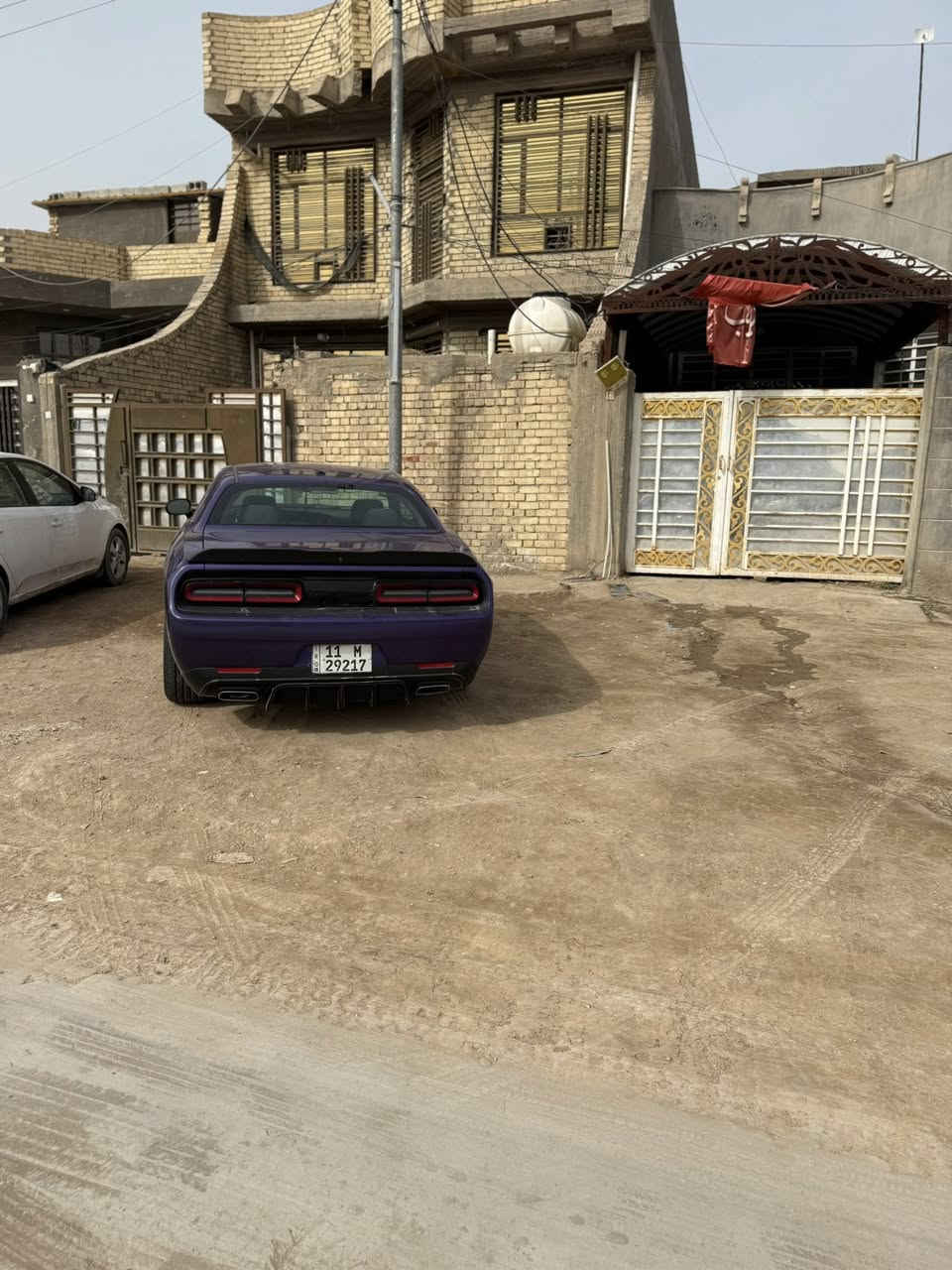 السلام عليكم شباب مر خصة الادمن المحترم /
للبيع جالنجر موديل 2018 لون مميز سياره جديدها جداً مابيه نقص من جميع نواحي 
حادث سياره /3 قطع بنيد وجاملغين الاماميه فقط. 
رقم بغداد الإنكليزي بأسمي شخصياً 
السعر المطلوب (165 $)وبيه مجال. للاستفسار الاتصال على الرقم ‭
0771 881 8905‬
