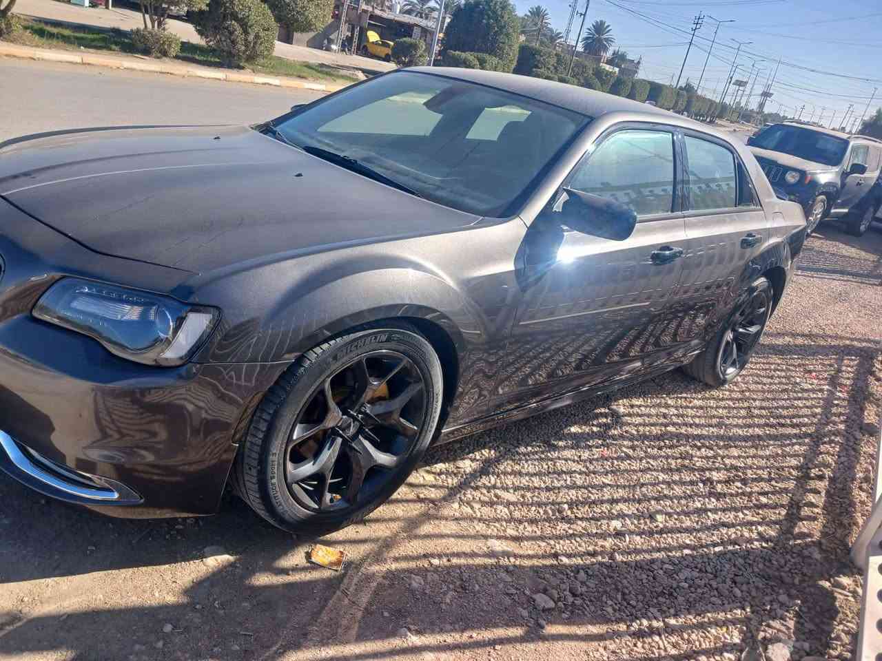 كرايسلر 300   2023 اصل 
6 سلندر تو ويل
ماشية 16mile فقط حقيقي
رقم بغداد انكليزي
بيها قطعتين جاملغ صبغ  والبنيد مبدل 
✅️

السعر : 250 وبيه مجال بسيط
اتصال أو واتساب
***********
