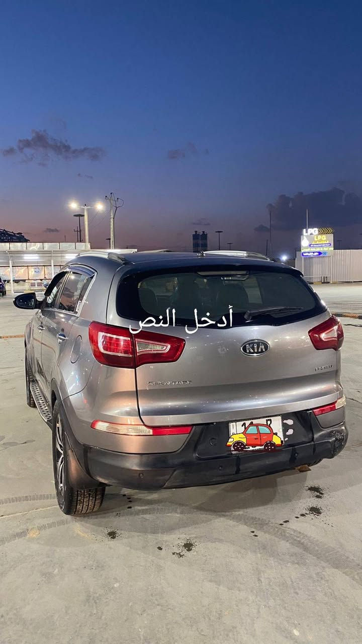 سبورتج 11 كير محرك دوش 2000 خير من الله تبريد وية السويج سيارة نضيفة بس يرادله تلحيضات 
تحويل ثاني يوم سعر 120 ورقة
الاتصال وات ساب
***********
