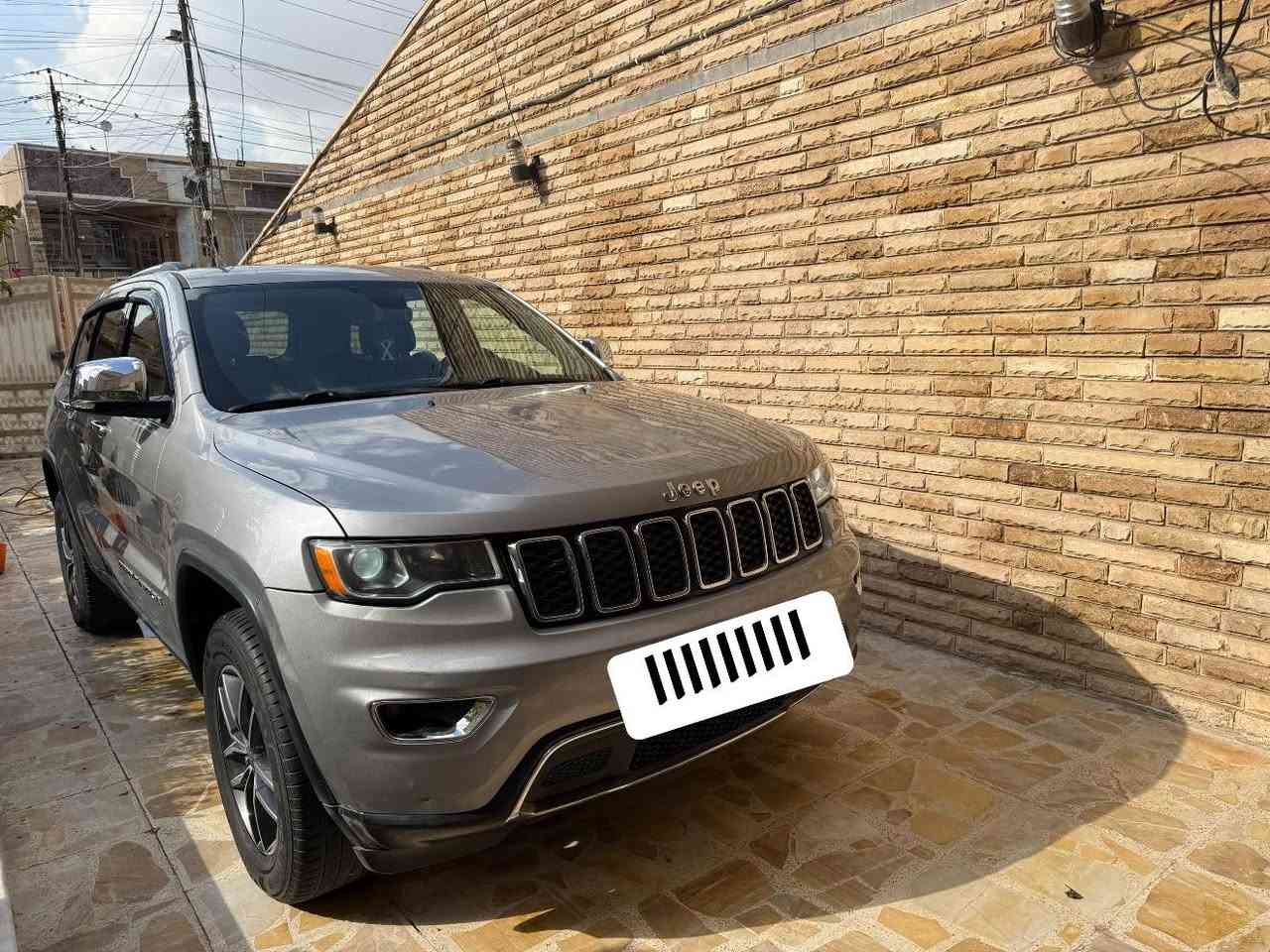 جيب كراند شيروكي
موديل 2019 شكل لجديد 

رقم سليمانية تحويل مباشر  
ماشية 62 mi

لمتدد فول واحد علا واحد ماعدة لفتحة

🔹خزن ميموري كشنات 

🔹رادارات امامي خلفي جانبي + نقاط عمياء

🔹كشنات جلد + تدفئة كشنات + ستيرن تدفئة وهزاز 

🔹 موس تحديد قيادة / صحراوي/ جبلي/ غبار / طبيعي 

🔹نضام 4x4 دفع رباعي 

🔹شاشة ابل كار بلي + كامرة دوارة + حساس خلفي 

🔹 بصمت تشغيل + بصمت ابواب + صندوك كهرباء 

🔹 مكينة 3600  ستة سلندر 

🔹 تشغيل عن بعد 

🔹كشنات كهرباء الصدر وسائق 

🔹لايتات زنون LED 

🔹اشاير بل مري 

عليهة ادامة كاملة 

🔻 تخم تاير 

🔻عبوت فيت بم وكالة اصلي. ضمان سنة

🔻دهن مي راديتر تبريد كلة جديد 

🔻 اسبير وجك بعدهن علا وضع الشركةً

حادث بسيط جاملغ وربع البونيد  بدون ايرباك 

شواصي لغود ايرباك كفالة

سعر 205 

مكاني بغداد البلديات 

***********
