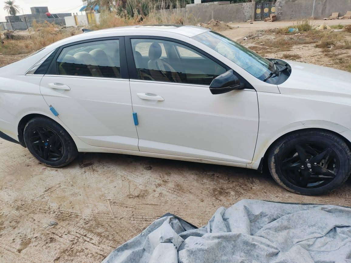 اكسنت موديل 25 فول مواصفات 
رقم بغداد انگليزي الجديد ماشيه 20 الف تعتبر زيرو 
السعر ١٠٠ وبيها مجال 
للتواصل ***********
