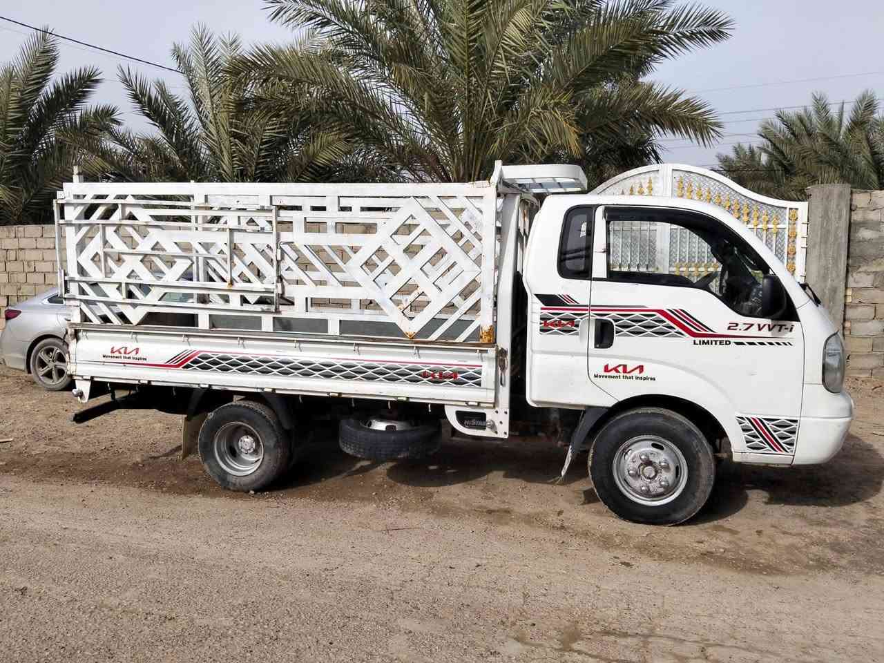 سلام عليكم
للبيع.  كيا فحل 4000 مفتوح  موديل 10 رقم واسط انكليزي سنويه لـ 28 تخم تاير تبريد ثلج مكينه خير من الله محور 14 استد 27 
الاستفسار اتصال ***********
