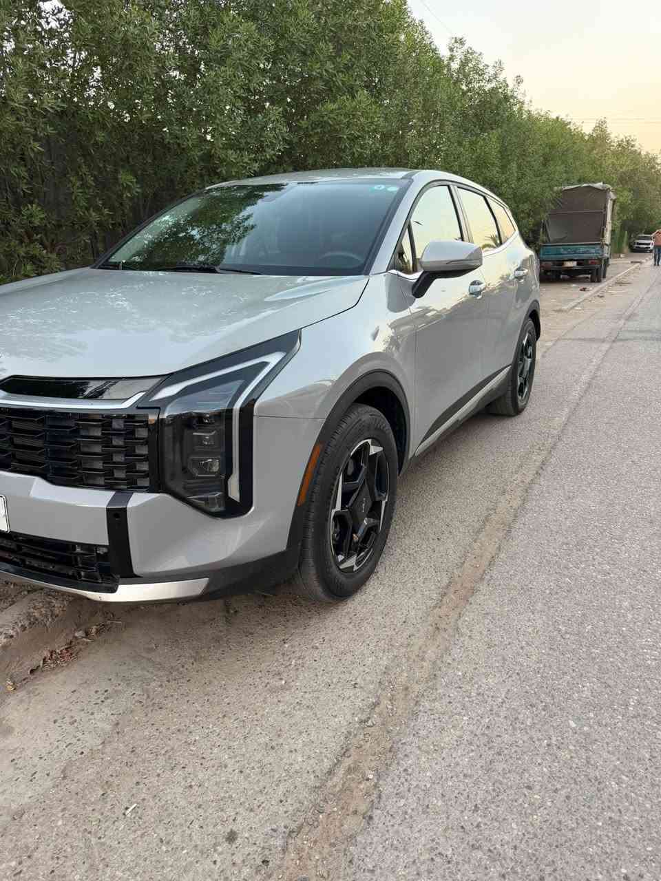 السلام عليكم سبورتج شكل الجديد 2026
للبيع او مراوس بسورنتو حديث رقم بغداد  هزة جديدة سنويه لحد ٢٠٣١ تحويل مباشر
وارد امريكي حادث بنيد ولجاملغ الامامي اليمين بدون دواخل ايرباك ستيرن فقط وصور الحادث بالمنشور اللون سموك مميز المواصفات / 
بصمة تشغيل بصمة ابواب تشغيل عن بعد
حساسات امامي وخلفي هاند بريك بصمة
اوتو هولد مود قيادة متغير عدد ٣
تبريد منفصل شاشة كبيره متصله لد نهاري
لدات امامي نهاري ولخلفي ايضاً لد  
لايت ٤ عدسات قيادة ذاتيه شاشة آبل كار بلي
شاحن موبايل لاسلكي ستيرن خياطه مضلع
المحرك ٢٥٠٠ التراي زيرو ماشيه 2000 
عارضها ب230 ورقه وبيها مجال للمشتري
مكان السياره بغداد البنوك ***********
