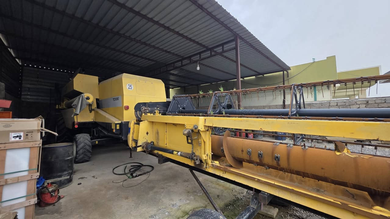 سلام عليكم للبيع حاصودة ٥٠٨٠ فول موصفات جديد بشرط كلو طبله ٢٠
*********** او ***********
