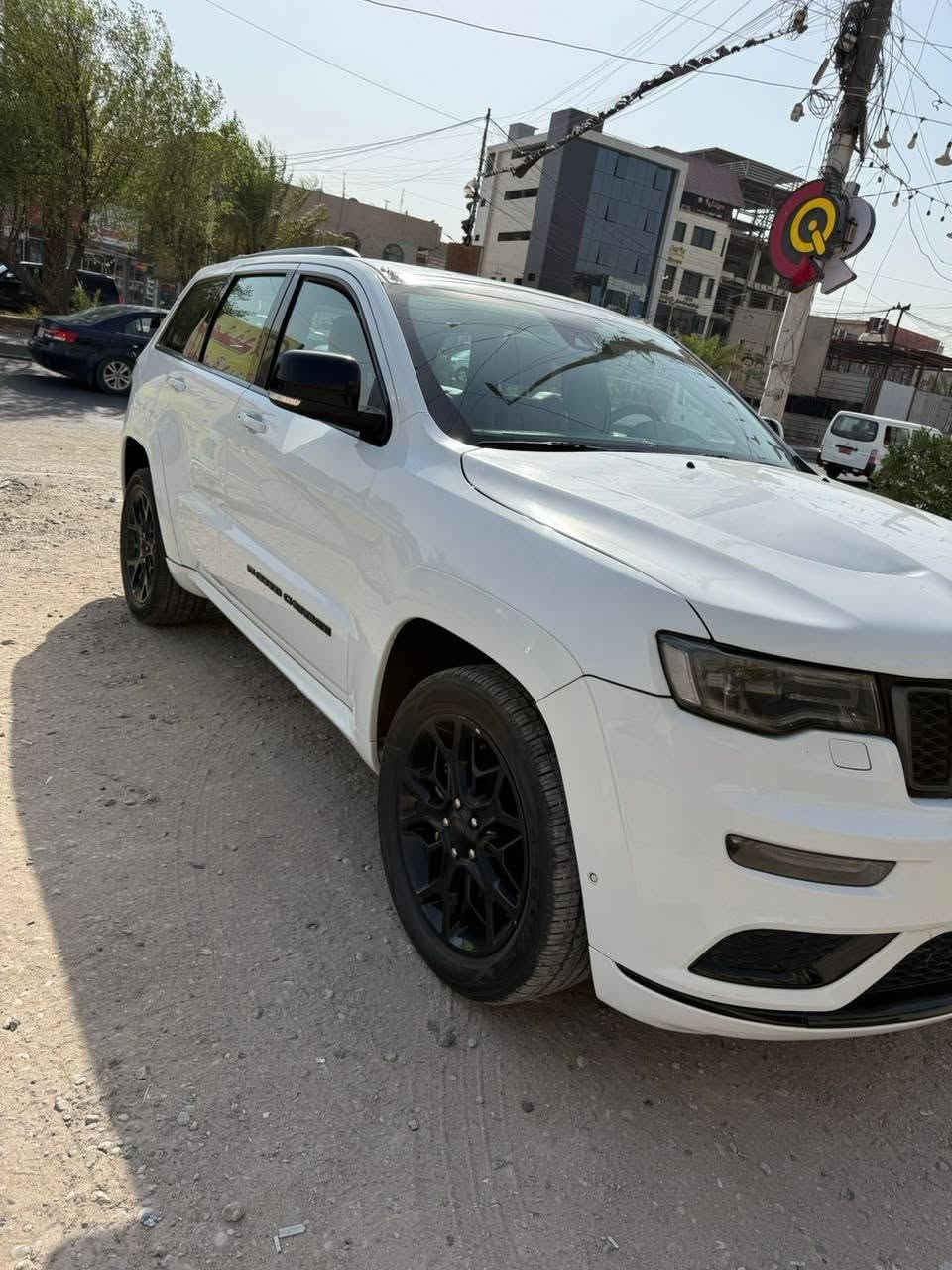 جيب ٢٢ s ماشيه ٥٨ بيه قطعتين صبغ بارد شبر بل قماره فول موصفات السياره ما بيه اي نقص هاذه رقم ***********
