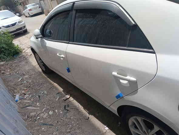 السلام عليكم من رخصة الادمن المحترم سيراتو موديل 2011 ابيض رقم اربيل سنويه باسمي كير محرك تبريد مكفول او باقي اجزاء السياره مذكورة بصورة السونار زوج تاير امامي جديد الصدر بحاله جيده السعر 90 او بي مجال بسيط للاستفسار الاتصال على الرقم ***********
