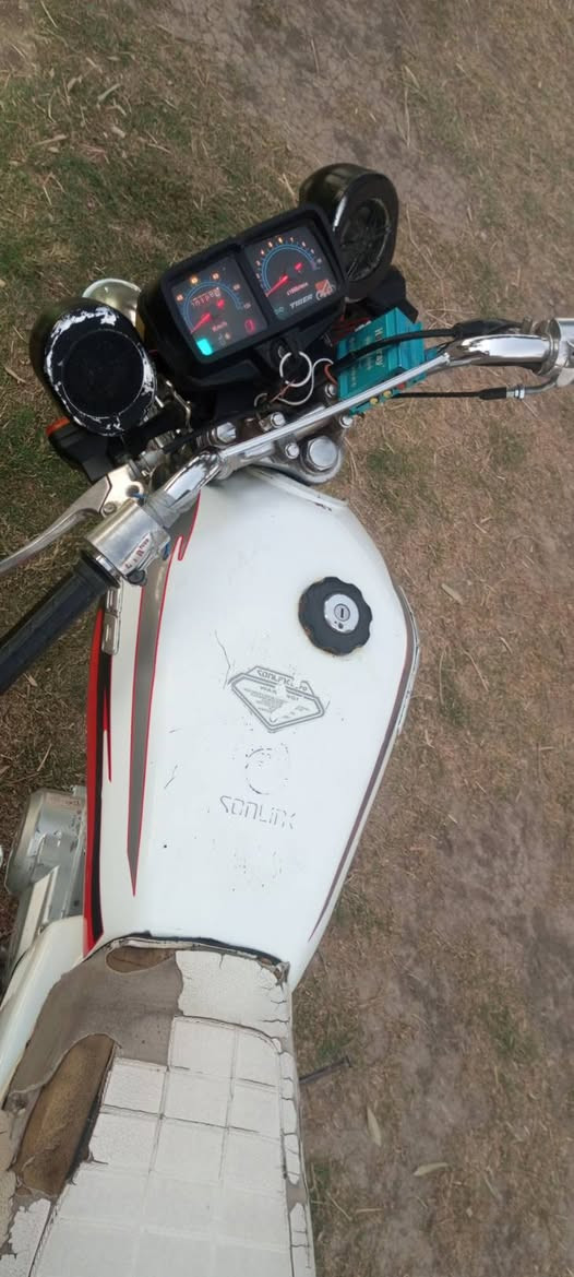 السلام عليكم دراجه للبيع 2020 مبدل بس والفات مكان محاويل سعر 390 رقم الهاتف ***********
