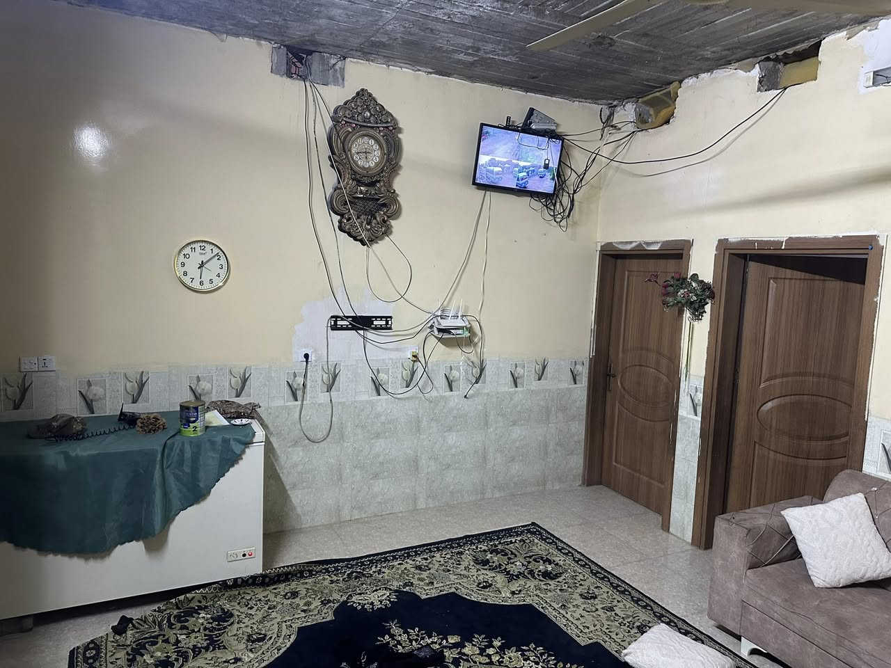 سلام عليكم 
دار زراعي 
مساحه 200متر قاطين
مثل ملتشوفون
الدار كلش مرتب ونضيف فول 
سيراميك
 موقع كركوك
حي بدر فرع الثاني من التجاري شارع خدمات ابو كرار
  الدر مرتب كلش ونضيف
السعر90 بي مجال بسيط

مستعدون لي عروض دوركم كافه مناطق كركوك 
كل الي عليك تتواصل ويانا واترك الباقي علينا
يوجد لدينا عروض مميزه  فقط تواصل معانا وانطيك شي اليناسب طلبك

للاتصال ***********
