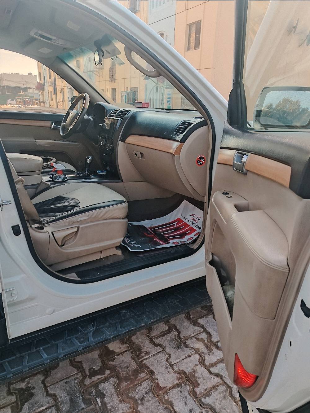  السلام عليكم اخوان كيا موهافي [ة 2012] الشركه بعده الاستلام  2019  - نظافة وفول مواصفات السياره بيه باب مبدل بل صندوك شويه صبغ  
المواصفات 
محرك 6 سلندر 
7 راكب 
فتحة سقف
دواخل جلد بيجي وكالة 

شاشة كبيرة + دبل كاميرا

فور ويل (4x4).
 تدفئه تبريد 

ستيرن كهرباء
ثلاجه بالجكمجه
تبريد مركزي. 3 قطع

رقمها بغداد الدولي  انكليزي حويل ثاني يوم

الموقع : بغداد

ماشي السياره 156