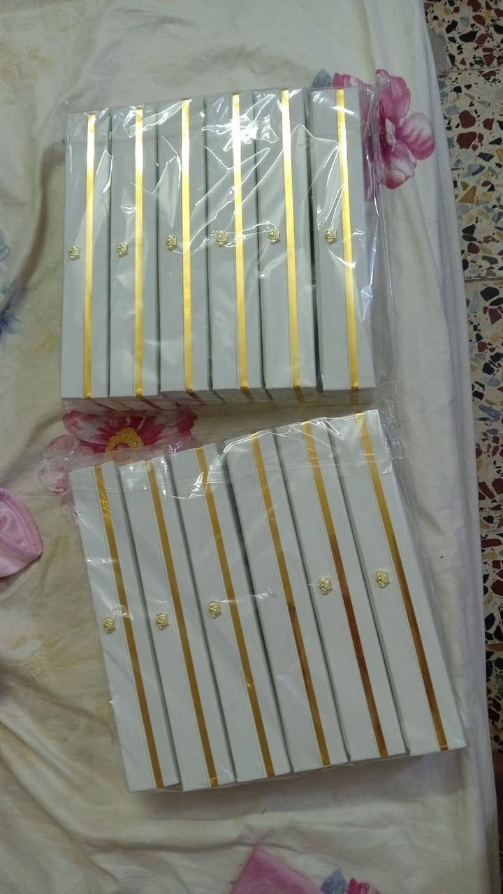 جديدات غير مستخدمات لبيع
عارضه قلاده أو سكارف سعرها ١٠ آلاف
عارضه طقم كامل ب ٦ آلاف 
عارضه سوار حلقي ب ١٠ آلاف
عارضه سوار زنجيلي ١٠ آلاف
طبعا نوعهم قذيفه ناعم الملمس كلش حلوات شويه ثقيله يعني مو كارتون
💞🌷💐 
((درزن)) علب محابس ملمس ناعم قذيفه السعر ١٢ الف
درزن علب ساعات ملمس جلد ممتاز السعر ٢٥ الف
درزن علب اساور ملمس جلد ممتاز السعر ٢٥
جديدات غير مستخدمات ♥️


**إذا كنت صاحب هذا الإعلان وتريد حذفه لأي سبب، رجاءا أرسل رسالة إلى الدعم الفني**