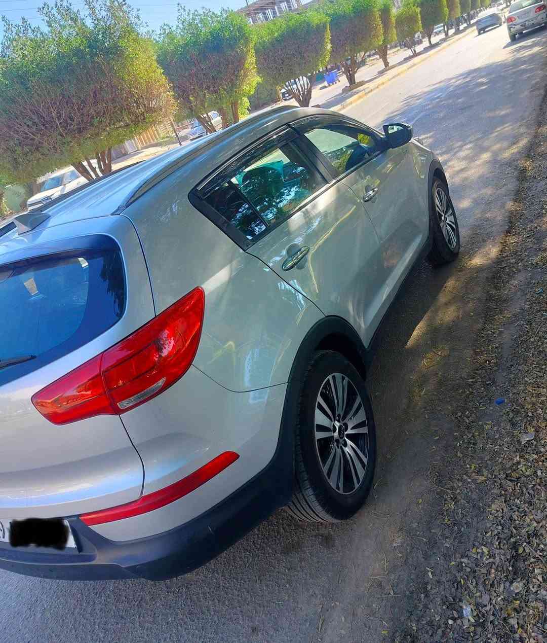 سبورتج 2015 امريكي للبيع 
مواصفات
كير + محرك مكفولات
منظومة تبريد جيدة
شاشة + كامرة بلادي
تحكم ستيرن جهتين 
ويل كروم
اشاير بالمري
وضعيات قيادة
تخم تاير جديد 
حدادية جديد
رقم كربلاء دولي
مكان السيارة كربلاء 
السيارة كاعدة واحلى من الصور 
السعر 118$ وبيها مجال بسيط
السيارة بيها قطع صبغ بدون حادث اقل الحزام للاستفسار الاتصال على الرقم ***********
