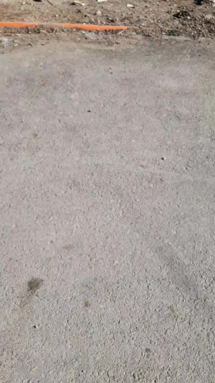 السلام عليكم
قطعه ارض للبيع مساحه ٢٠٠ متر كافه الخدمات فرع خير من الله الحميديه قرب السوك الثاني 
***********
