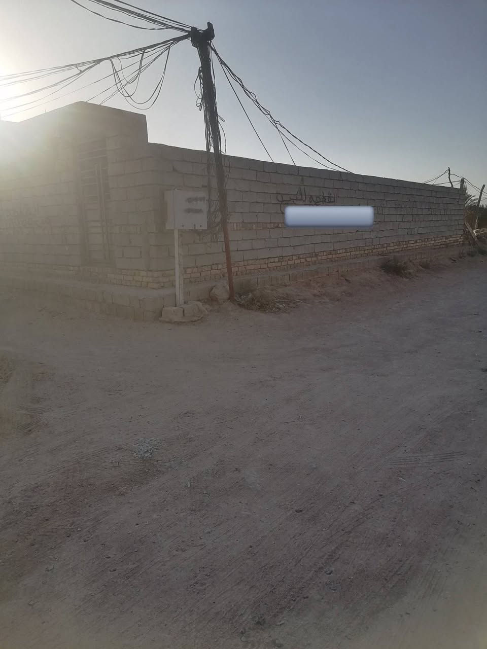قطعه ركن ٢٠٠ مسيجه وكامله ماي وكهرباء بيه غرفه وحمام مكانه كوفه شارع الزوار الشراي يتصل ***********
