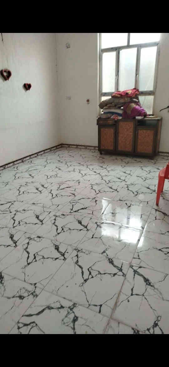 بيت للبيع/ السماوه 
------------------------
منطقة حي الشهداء الثانيه 
------------------------
مساحه ٢٠٠ متر طابقين 
------------------------
٤ غرف وصالتين وبراني ومطبخ وصحيات 
------------------------
السعر ١٦٠ مليون مع المجال 
------------------------
*********** / ***********
------------------------
للإستفسار مراجعة مكتب مكتب قاسم كاظم الإسكان قرب كافتريا كناري مستعدون للاستقبال كافه العروض
