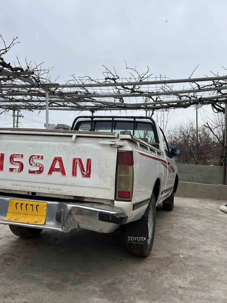 نیسان  ٢٠٠٨ بێ سبوغ، سەنەوی ساڵێک بەسەر چووە. بەناوی خۆمانەوەیە. گـێڕ مەکینە ئەکسل بەشەرت. سەیارەکە زۆر پاکە ماڵی دۆستە. 
ژ.م. *********** سوران, أربيل
