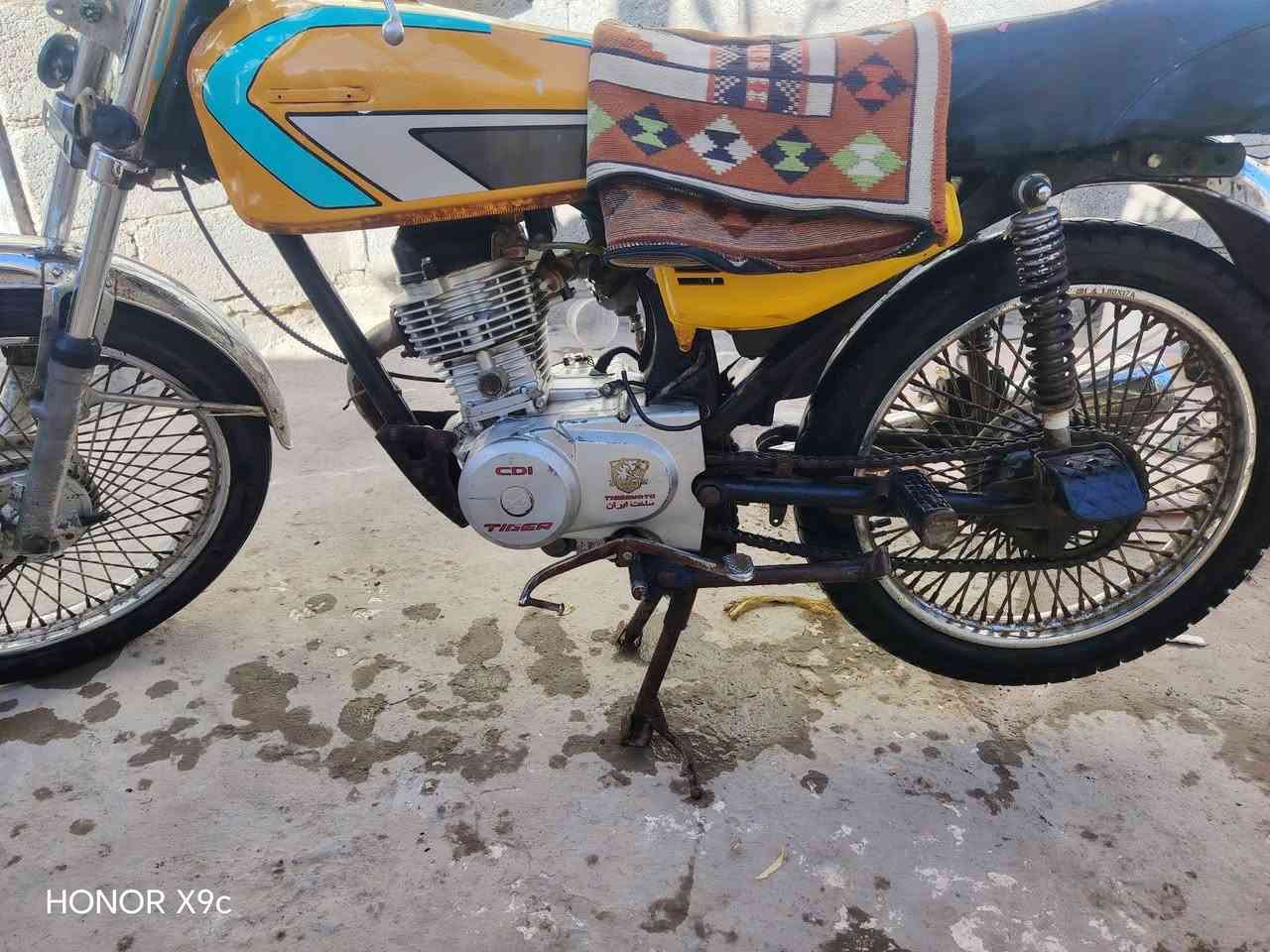 سلام عليكم تايكر للبيع موديل 2020 اوراق سكنر 
سعر 300 وبيها مجال قليل رقم ***********
العنوان كربلاء البوبيات
