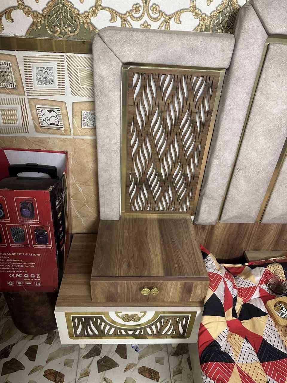 السلام عليكم غرفه تركيه مامستخدمه ابد الله شاهد محد نايم عليهه مجرد فتحتهه من الكارتونه ونصبتهه نضيفه ميه بل ميه 
السعر 750 وبيهه مجال للشراي 
مكاني بغداد الشعب شارع الصحه موجود خاص فقط


**إذا كنت صاحب هذا الإعلان وتريد حذفه لأي سبب، رجاءا أرسل رسالة إلى الدعم الفني**