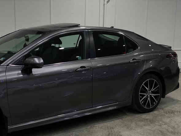 تويوتا كامري2021وارد أمريكي فئة SE فول
1/1 ماشية 85 الف و سيارة هايبرد ياباني اصل والسيارة كلش جديدة و
السيارة بيه فقط دعامية امامية مبدلة نفس
اللون فقط والباقي كفالة عامة شرط فحص
السيارة بدون ايرباك وبدون دواخل و شاصي
باقي كله مكفولة ابيع شرط السونار و سيارة
رقم بغداد الجديد بسمي تحويل مباشر و ال
سعر هو 19700$الف دولار او 197 ورقة و
بيه مجال شي جداً بسيط ومكاني بغداد و 
رقمي للاتصال و استفسار ***********
