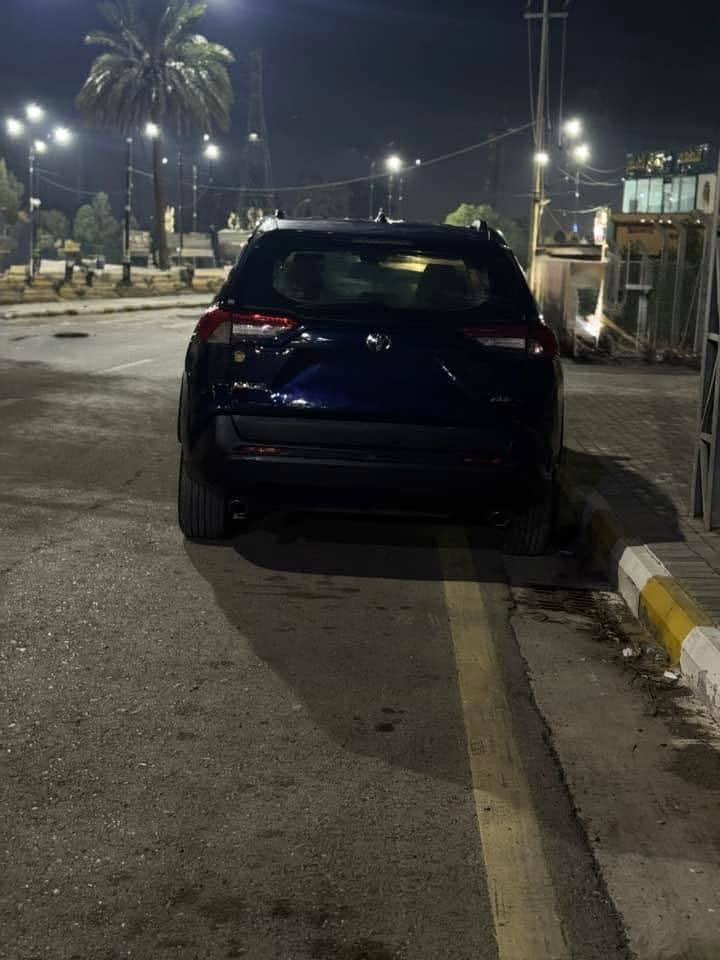 ‏TOYOTA RAV4 XLE PREMIUM
📌بيع مستعجل📌

رقم شمالي (اربيل - ترقيم جديد) 
على ايدي السيارة يعني من امريكا على اربيل .
حادثها موضح بالصور المرفقه

🔸بدون اير باگ (حادث كلش بسيط) 

▪️جنطه كهرباء
▫️كشنات جلد 
▪️بصمة ابواب
▫️بصمة تشغيل 
▪️رادار أمامي(تحديد مسار)
▫️رادار جانبي (نقاط عمياء)
▪️تحكم وضعيات القيادة Drive Modes 
▫️اوتو ستارت (Auto start)
▪️اوتو ستوب(Auto Stop)
▫️هاند بريك بصمة
▪️اوتو هولد(Auto Hold)
▫️تحكم وضعيات القيادة ECO,NORMAL,SPORT
▪️مانع انزلاق+ABS
▫️حساسات خلفية+كاميرا
▪️تحكمات استيرن
▫️تبريد قطعتين 
▪️تخم تايرات ياباني اصلي جديد
▫️وبقية مواصفات XLE
▪️ماشية : ( Mile 68  او  109 كيلوا ) قابل للزيادة 

🔸رقم الشاصي : 2T3C1RFV0MW133537

🔸السعر : 210 $ (٢ شدة و ١٠ ورقات ) وبيها مجال

📍مكان السيارة : واسط كوت

🔸للاستفسار: ***********

🔸غير متواجد على الفيس فقط : (اتصال 📞- او - واتساب 💬)
