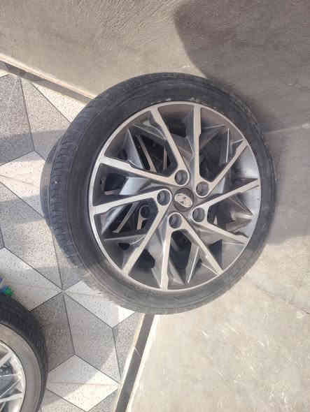 وياله وتايرات 4للبيع حجم 17.
سعر 250
***********
