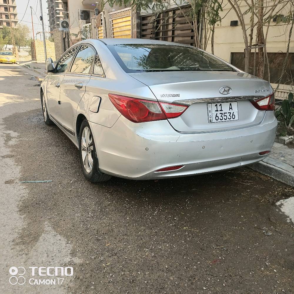 للبيع سوناتا موديل ٢٠١١ خليجية محرك ٢٤٠٠ دوش بأسمي رقم بغداد مكفولة من الصبغ والحادث بيها جراد بالبنيد والقمارة والجنطة رقم بغداد انكليزي مكاني بغداد غزالية السعر ١٠٨ ورقة رقمي ***********