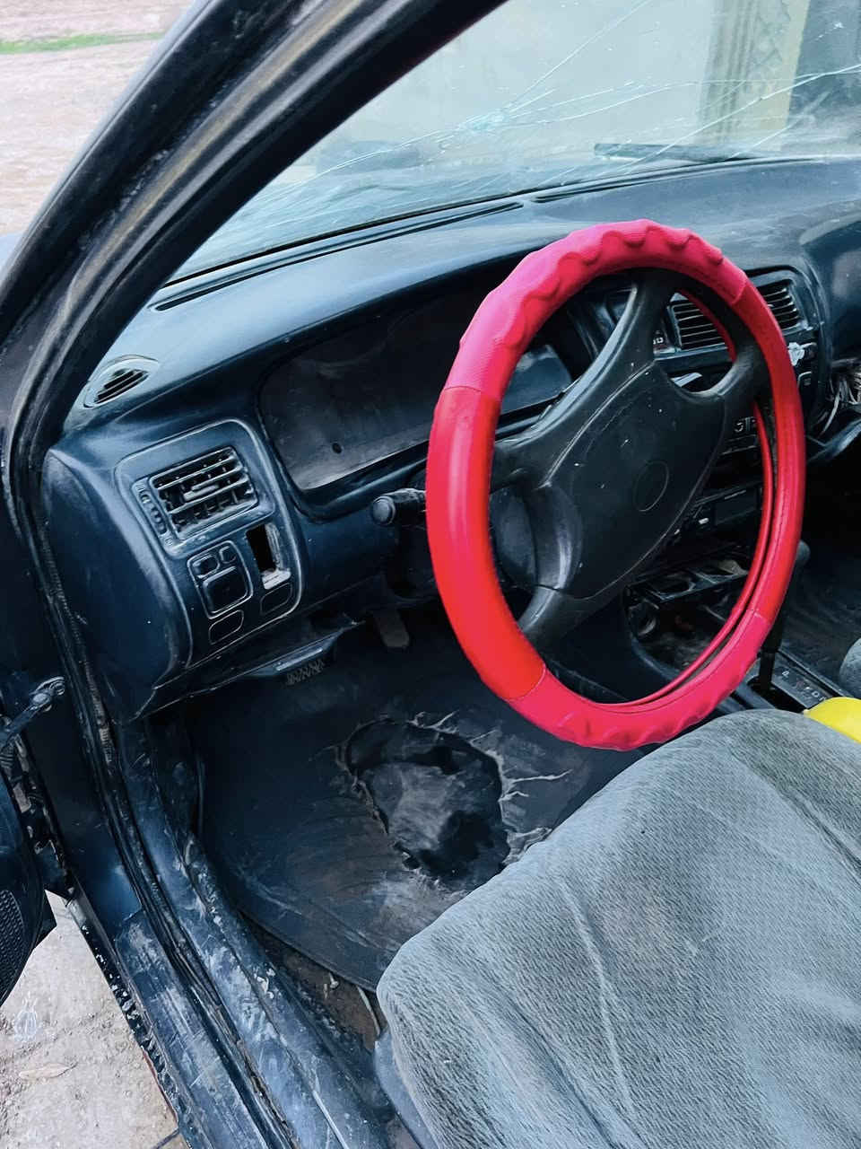 سلام عليكم من رخصة الآدمن  كورلا موديل ١٩٩٣
شرط محرك وكير بيه تأخير ع بگ تمشي طبيعي رقم صلاح الدين سنويه كارتونية شرط التحويل السعر 27 وبيها مجال السيارة يعوزها ترتيب وبالعافية ع ياخذها رقمي ***********
