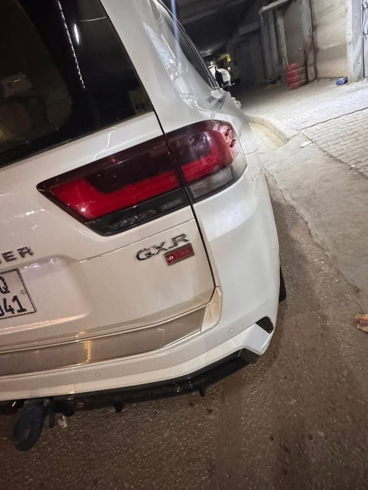 السلام عليكم
لاندكروز 24 
السياره مواصفاته معروفه 
***********
***********
