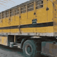 عربانة اوربية طول 13 و 70 ارتفاع 190 ثلاث دناكير مربع سبرنك تخم تاير ح...