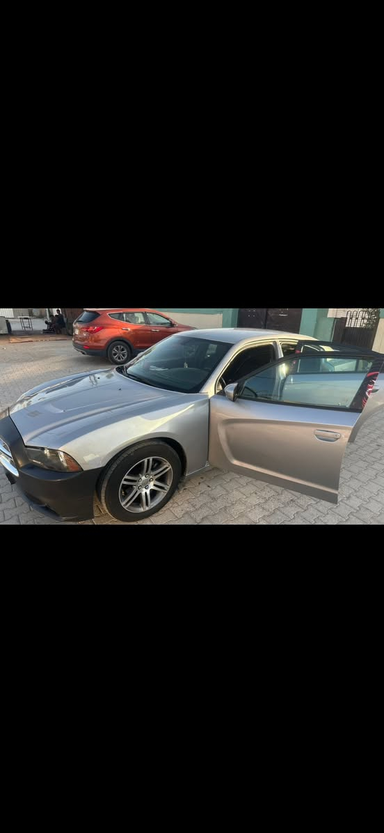 سلام عليكم جارجر 2011
صبغ عام سياره قماره لغد شاصي مكفول 
كير مكينه صدر امامي خلفي اكسل جديد 
باقي تفاصيل بلفديو مكاني بغداد الغزاليه 
السعر 115
***********
