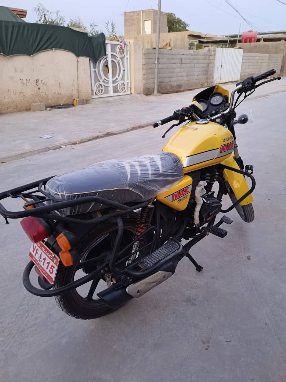 بسم الله الرحمن الرحيم درجه دايوان ماكس موديل 2023رقم وسنويه ،نضافه 80،مكاني كوت، سعر،،1750،وبيها مجال ، ***********1،،
