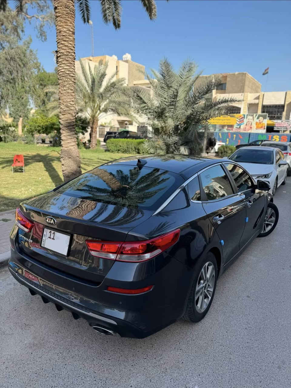 سلام عليكم اقرة تفاصيل رجاءً ♥️
للبيع أو مرارس حسب القناعة 
Kia أوبتما 2019 وارد أمريكي حادثه بس بنيد ومبدل نفس الون سيارة مبية صبغ مكفولة كفالة عامة سيارة جديدة حرفياً ومال جناي رقمهة بغـداد بأسمي هزة ورقم كلة جديد 
المواصفات )
مكيـنة 2400 مكفولة من كلشي 
گير مكفول 
صدر أمامي خلفي جديد 
تخم تاير جديد 
تبريد ثلاجة + تدفئة 
حساس أمامي + رادار امامي تنبيه توقف مفاجى
رادارات جانبي نقطة عمية 
رادار تحديد مسار 
حساسات خلفي + كامرة خلفية دوار
أشاير بل مري 
تحكم ستيرن جهتين أكيد 
مثلت سرعة و٣ وضعيات قيادة 
شاشة كبيرة 
لايتات فول زنون عالي ناصي 
باقي تفاصيل معروفة 
سيارة جديدة والصور واضحة گدامكم 
وكلشي بسعرة حسب نظافة أكيد 
مكاني بغداد حي ألاعلام 
السعر 129$ وبيهة مجال حك الجية 
***********

