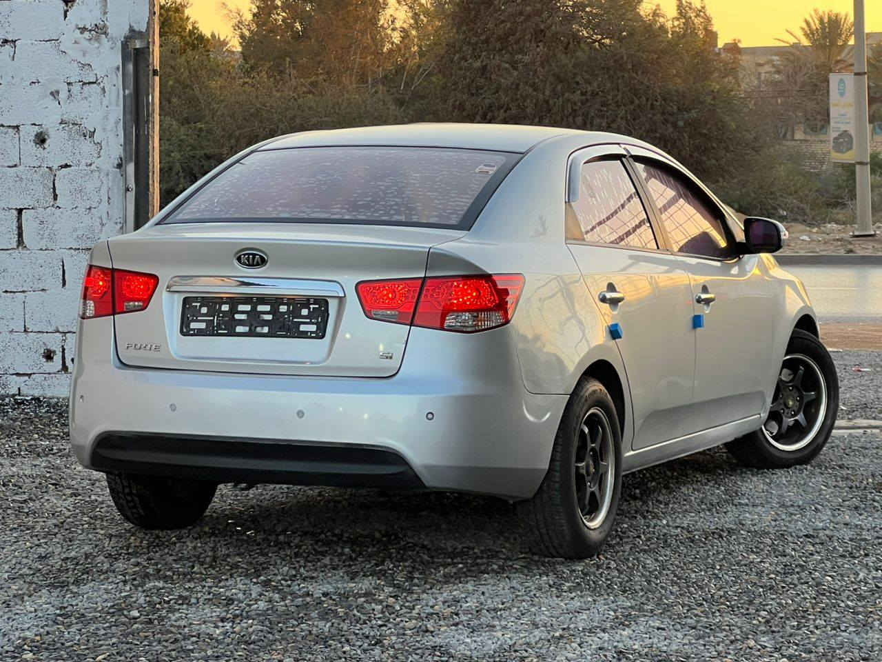 بسم الله مشاء لاقوة إلا بالله
نوع كيا فورتي استراد كوريا 

موديل 2010

فل الفل.  لأفتحه كيف وصلا من كوريا 

ماشيه 83صلي 📜

لون رصاصي ✅

مميزات سياره⭕️📜

صالون الرصاصي

عداد مضلم ✔️

مرمطيه بارزه

فليتشه في مرايا✅

ديسكو كبير 

تحكم بالمقود 

خاليه من قص وقشره ✳️

مكان سياره طرابلس 
تاجوراء معرض القمه 

🤳🏻0944493754
السعر 22800 او ساهل


**إذا كنت صاحب هذا الإعلان وتريد حذفه لأي سبب، رجاءا أرسل رسالة إلى الدعم الفني**