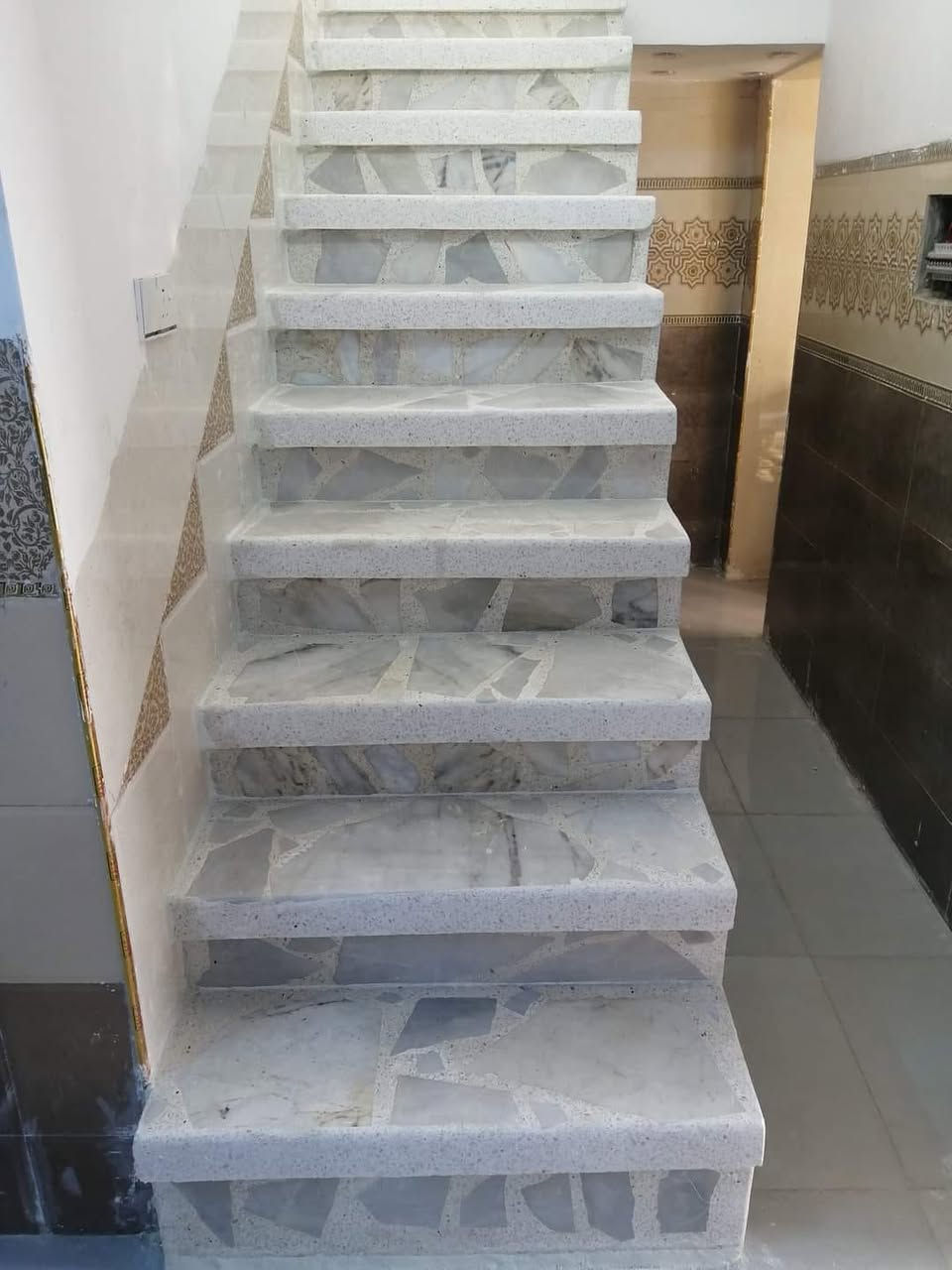 معمل بايات / 
موصل(الملوثه) الجانب الأيمن للحجز والستفسار  
*********** واتساب  بادرة( 
محمد الفريج الجبوري
