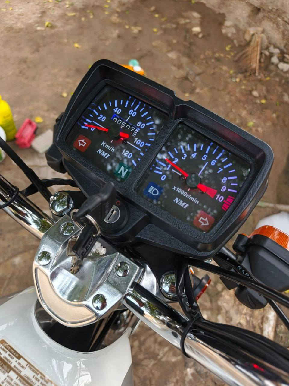 السلام عليكم دراجه نامه شلامجه لل بيع موديل (25)بشهر (11)تعمير شاصي 15اراشاا اوراق اصولي
سعر (مليون و350الف) وبيه مجال  
مكاني قضاء السدير
 اتصل(***********)
