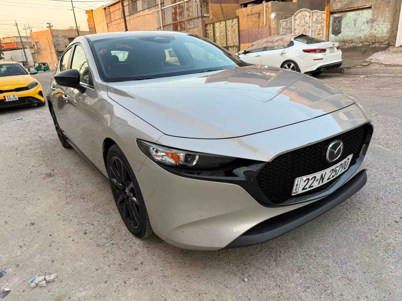 السلام عليكم لبيع مازده 3  ياباني اصل وارد امريكي 
ماشيه 37 
مكينه 2500 تنفس طبيعي 
مواصفات الهاج باك معروفه 
بصمه جلد رادارت شاشه ويل كب 18 
سايد بريك كهربائي قياده ذاتيه لايت لد هواي بيها مواصفات وسياره قتصاديه خير  مـטּ ﭑللــۃ  بدون ارباك فقط برده طاك وكشن
ضرر سياره بابتين جه سايق 
صور حادث مرفوقات بلمنشور
رقم أربيل بسمي جديد دخول جديد لشمال
مكان سياره بغداد البلديات 
 ***********
السعر 137 وبيها مجال 
تريد تحويل وكاله حاضر بغداد, العراق
