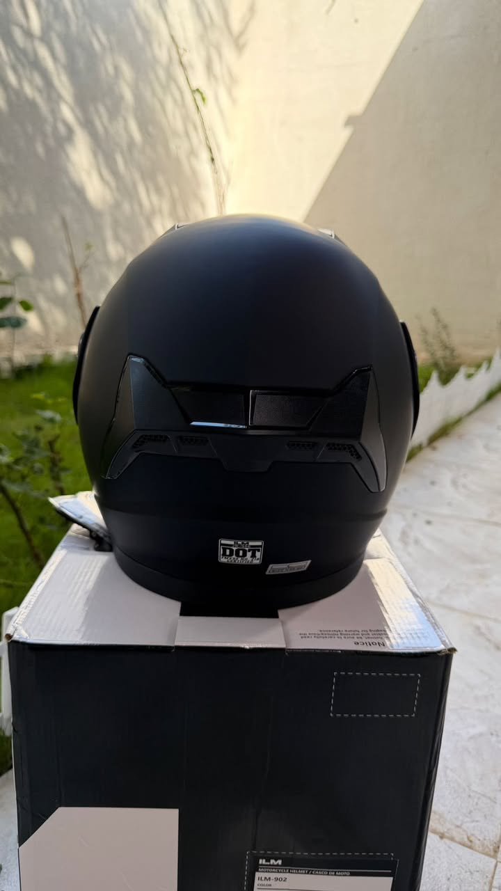 خوذه باله اصلي بلون اسود طافي راقيه كلش  نضافه 100% ملحقاتها كلها موجوده  خفيفه بلراس وقويه تصعد عليها يم المندوب مايصير بيها شي دزاينها مرتب 
تحتوي عله نضارتين داخليه وخارجيه
 مانع دخول الهواء والوشوشه
حزام يضب عله الرقبه
حاصله عله شهاده (DoT)
الراحه والامان وشركه معروفه
خوذه راقيه بمعنى الكلمه والشركه المصنعتها موجوده وموجود سعرها بلموقف مالها
مكاني بصره ابو الخصيب
السعر خاص 
توصيل محافظات موجود
***********
