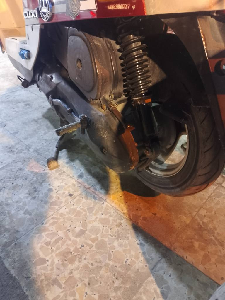 دراجه بوليسي كفاله مكينه رمبه ما صارلها فترة من شاديها الدراجه نضيفه كلشي شغال سلف هورن اشاير ليت اصطاب عينه كلشي شغال الشراي يتصل مكاني ابي الخصيب حمدان قرب جامع القدس رقمي .*********** البصرة, العراق
